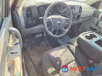 Zdjęcie 8 z 11 samochodu: 2010 GMC SIERRA K1500 VIN:1GTPKTE04AZ265679 - miniatura