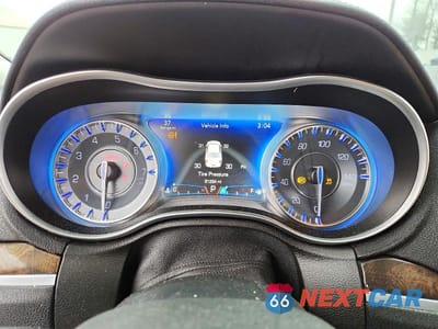 Zdjęcie 9 z 12 samochodu: 2016 CHRYSLER 300C VIN:2C3CCAEG1GH128340 - miniatura