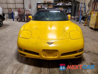 Piąte zdjęcie samochodu w środku: 2001 CHEV CORVETTE VIN:1G1YY22G815116528 - miniatura