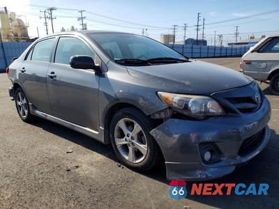 Czwarte zdjęcie samochodu z boku: 2012 TOYOTA COROLLA S VIN:2T1BU4EE1CC770663 - miniatura