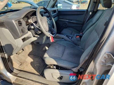 Zdjęcie 7 z 14 samochodu: 2007 JEEP COMMANDER VIN:1J8HG48K87C647551 - miniatura