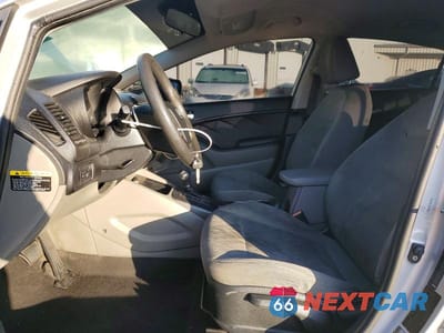 Zdjęcie 7 z 12 samochodu: 2015 KIA FORTE LX VIN:KNAFK4A63F5297126 - miniatura