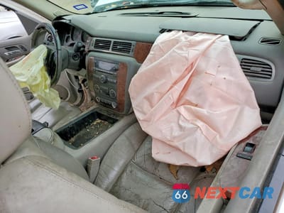 Zdjęcie 8 z 13 samochodu: 2007 CHEVROLET SUBURBAN C1500 VIN:3GNFC16077G247639 - miniatura