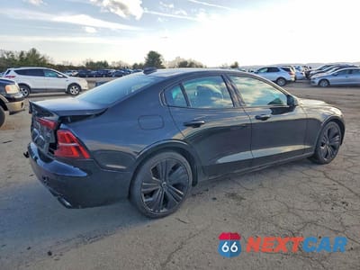 Trzecie zdjęcie samochodu z tyłu: 2022 VOLVO S60 B5 MOMENTUM VIN:7JRL12TZXNG157910 - miniatura