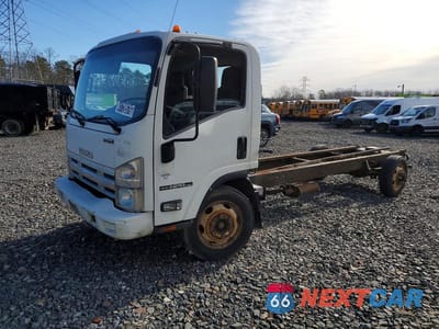 2015 ISUZU NPR HD 54DC4W1B4FS802340 - główne zdjęcie licytacji z USA - miniatura
