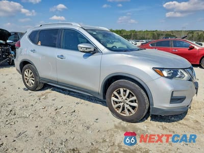 Czwarte zdjęcie samochodu z boku: 2019 NISSAN ROGUE SV VIN:KNMAT2MV9KP524464 - miniatura