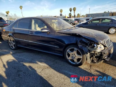 Czwarte zdjęcie samochodu z boku: 2003 MERCEDES-BENZ S 430 VIN:WDBNG70J43A339070 - miniatura