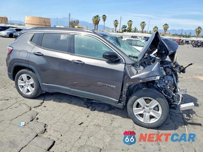 Czwarte zdjęcie samochodu z boku: 2022 JEEP COMPASS LATITUDE VIN:3C4NJCBB1NT214282 - miniatura