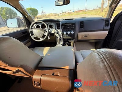 Zdjęcie 9 z 10 samochodu: 2010 TOYOTA TUNDRA GRADE VIN:5TFUW5F17AX149981 - miniatura