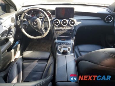 Zdjęcie 8 z 12 samochodu: 2016 MERCEDES-BENZ C 300 4MATIC VIN:55SWF4KB4GU096630 - miniatura