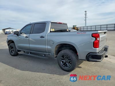 Drugie zdjęcie samochodu z przodu: 2023 CHEVROLET SILVERADO K1500 LT TRAIL BOSS VIN:3GCPDFEK4PG251450 - miniatura