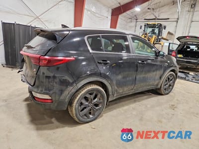 Trzecie zdjęcie samochodu z tyłu: 2020 KIA SPORTAGE S VIN:KNDP6CAC0L7656749 - miniatura