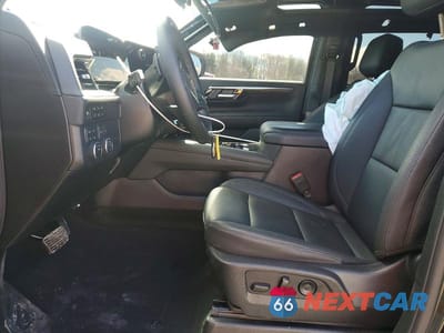 Zdjęcie 7 z 14 samochodu: 2025 CHEVROLET SUBURBAN K1500 LT VIN:1GNS6CRD8SR387949 - miniatura