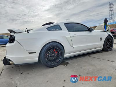 Trzecie zdjęcie samochodu z tyłu: 2013 FORD MUSTANG GT VIN:1ZVBP8CF4D5219133 - miniatura