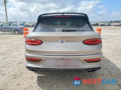 Zdjęcie 6 z 11 samochodu: 2022 BENTLEY BENTAYGA SPEED VIN:SJAAR2ZV0NC039893 - miniatura
