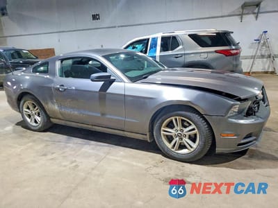 Czwarte zdjęcie samochodu z boku: 2014 FORD MUSTANG VIN:1ZVBP8AM5E5256825 - miniatura