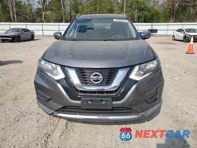 Piąte zdjęcie samochodu w środku: 2017 NISSAN ROGUE SV VIN:KNMAT2MV8HP531561 - miniatura