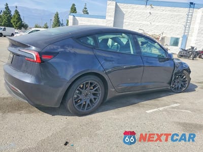 Trzecie zdjęcie samochodu z tyłu: 2025 TESLA MODEL 3 VIN:5YJ3E1EA0SF023966 - miniatura