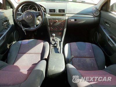 Zdjęcie 8 z 11 samochodu: 2005 MAZDA 3 HATCHBACK VIN:JM1BK143X51237741 - miniatura