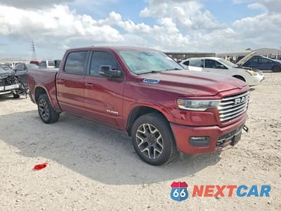 Czwarte zdjęcie samochodu z boku: 2025 RAM 1500 LARAMIE VIN:1C6SRFJP1SN504843 - miniatura