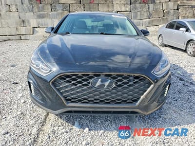 Piąte zdjęcie samochodu w środku: 2019 HYUNDAI SONATA LIMITED VIN:5NPE34AF0KH754139 - miniatura