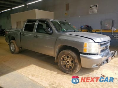 Czwarte zdjęcie samochodu z boku: 2008 CHEVROLET SILVERADO K1500 VIN:2GCEK13M581143031 - miniatura