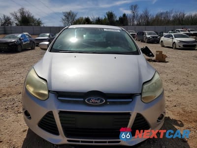 Piąte zdjęcie samochodu w środku: 2012 FORD FOCUS SE VIN:1FAHP3K26CL176347 - miniatura