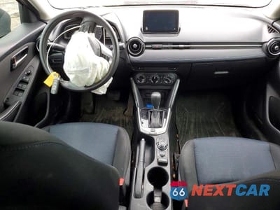 Zdjęcie 8 z 12 samochodu: 2016 TOYOTA YARIS VIN:3MYDLBYVXGY103223 - miniatura