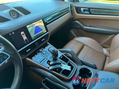 Zdjęcie 12 z 14 samochodu: 2019 PORSCHE CAYENNE VIN:WP1AA2AY6KDA08972 - miniatura