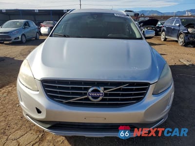 Piąte zdjęcie samochodu w środku: 2016 VOLVO XC60 T5 PREMIER VIN:YV4612RK6G2796367 - miniatura