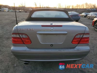 Zdjęcie 6 z 12 samochodu: 2003 MERCEDES-BENZ CLK 320 VIN:WDBLK65G53T140918 - miniatura