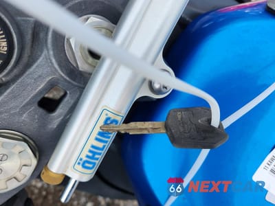 Zdjęcie 8 z 10 samochodu: 2011 KAWASAKI ZX600 R VIN:JKAZX4R12BA027536 - miniatura