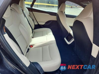 Zdjęcie 10 z 12 samochodu: 2023 TESLA MODEL S VIN:5YJSA1E52PF530014 - miniatura