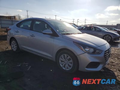 Czwarte zdjęcie samochodu z boku: 2021 HYUNDAI ACCENT SE VIN:3KPC24A60ME139110 - miniatura