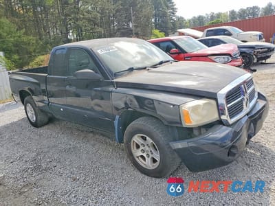 Czwarte zdjęcie samochodu z boku: 2006 DODGE DAKOTA SLT VIN:1D7HE42K96S694524 - miniatura