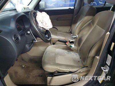 Zdjęcie 7 z 12 samochodu: 2011 JEEP PATRIOT SPORT VIN:1J4NT1GA2BD219985 - miniatura