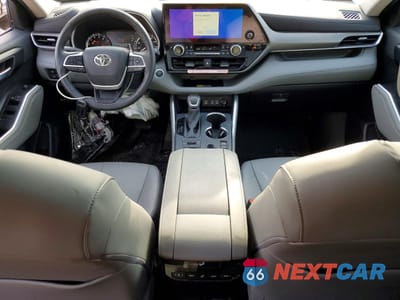 Zdjęcie 8 z 13 samochodu: 2025 TOYOTA HIGHLANDER XLE VIN:5TDKDRBH4SS587484 - miniatura