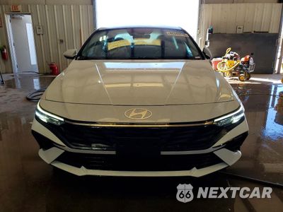 Piąte zdjęcie samochodu w środku: 2025 HYUNDAI ELANTRA SEL CONVENIENCE VIN:KMHLS4DG9SU038226 - miniatura