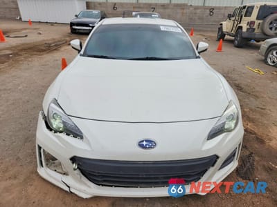 Piąte zdjęcie samochodu w środku: 2017 SUBARU BRZ 2.0 PREMIUM VIN:JF1ZCAB1XH9605957 - miniatura
