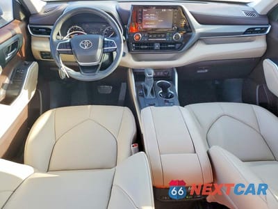 Zdjęcie 8 z 12 samochodu: 2022 TOYOTA HIGHLANDER XLE VIN:5TDGZRAH0NS110967 - miniatura