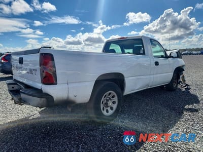 Trzecie zdjęcie samochodu z tyłu: 2005 CHEVROLET SILVERADO C1500 VIN:1GCEC14V35E273730 - miniatura