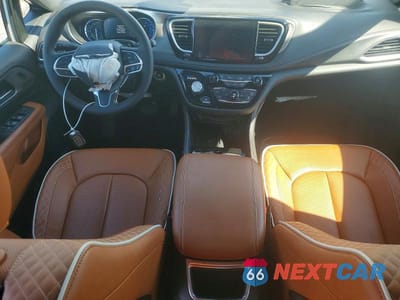 Zdjęcie 8 z 13 samochodu: 2025 CHRYSLER PACIFICA HYBRID PINNACLE VIN:2C4RC1N75SR505454 - miniatura