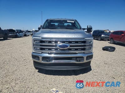 Piąte zdjęcie samochodu w środku: 2023 FORD F350 SUPER DUTY VIN:1FT8X3BM2PEC54774 - miniatura