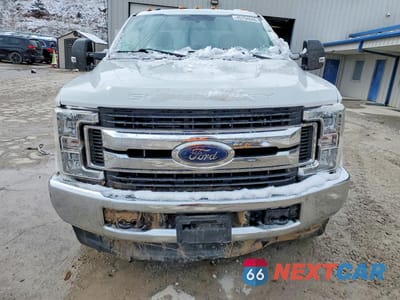 Piąte zdjęcie samochodu w środku: 2017 FORD F250 SUPER DUTY VIN:1FT7W2B67HEE24557 - miniatura