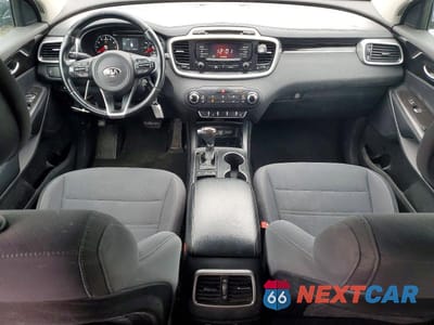 Zdjęcie 8 z 13 samochodu: 2016 KIA SORENTO LX VIN:5XYPGDA39GG062088 - miniatura