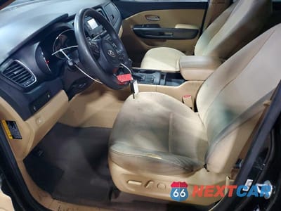 Zdjęcie 7 z 12 samochodu: 2017 KIA SEDONA LX VIN:KNDMB5C10H6227596 - miniatura