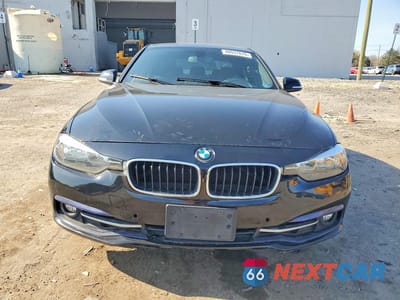 Piąte zdjęcie samochodu w środku: 2017 BMW 330 I VIN:WBA8B9C57HK884685 - miniatura