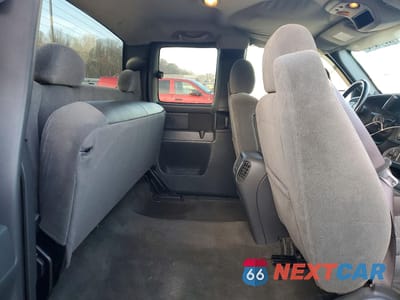 Zdjęcie 10 z 12 samochodu: 2005 CHEVROLET SILVERADO K1500 VIN:2GCEK19B351262293 - miniatura