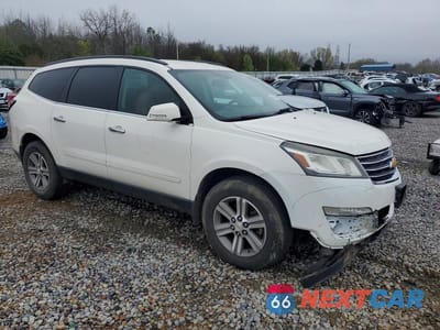 Czwarte zdjęcie samochodu z boku: 2015 CHEVROLET TRAVERSE LT VIN:1GNKRHKD1FJ284536 - miniatura