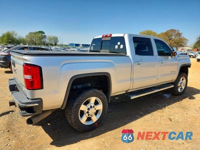 Trzecie zdjęcie samochodu z tyłu: 2016 GMC SIERRA K2500 SLT VIN:1GT12TE86GF105356 - miniatura